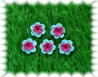 "H�kelblumen" crochet flower light blue, hot pink