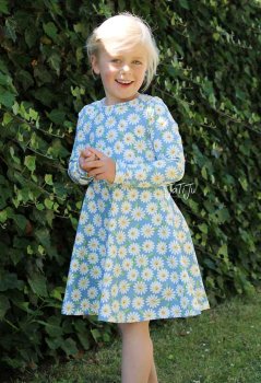 Hello Margy Baumwoll-Jersey mit lachenden Margeriten von Hilco und JaTiJu für Mädchen, Designbeispiel