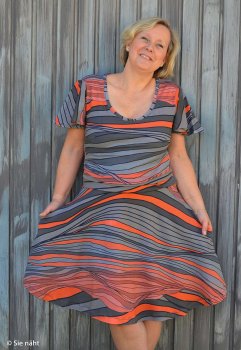 Salty Soul In the Dunes Thorsten Berger Robbenstoff Designbeispiel Kleid