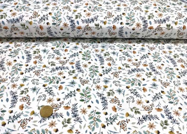 Lutin Liberty ecru, grün Baumwoll-Jersey mit kleinen Blumen und Blättern von Hilco