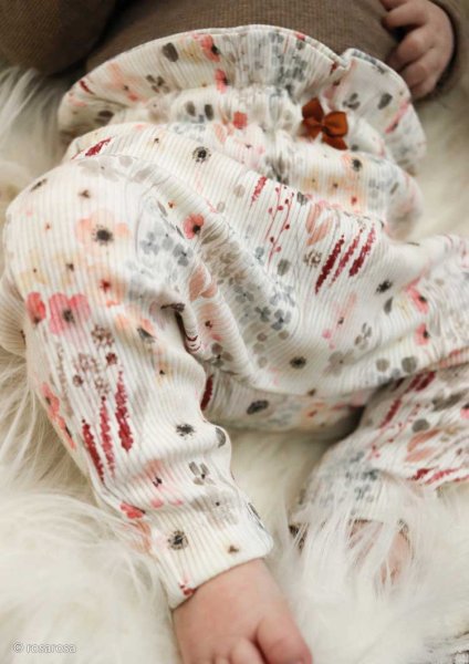 Mia Rippjersey Blumenstoff von Swafing Designbeispiel