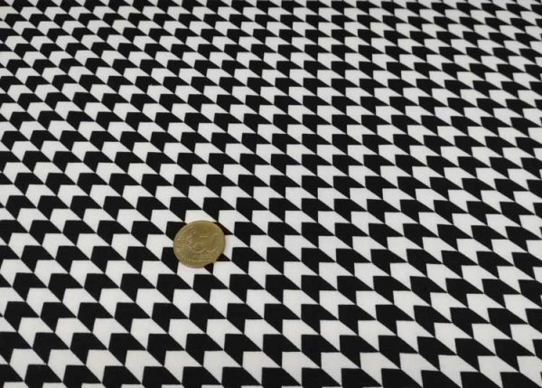 Geometric cotton Jersey with semicircles or houndstooth pattern 50 cm